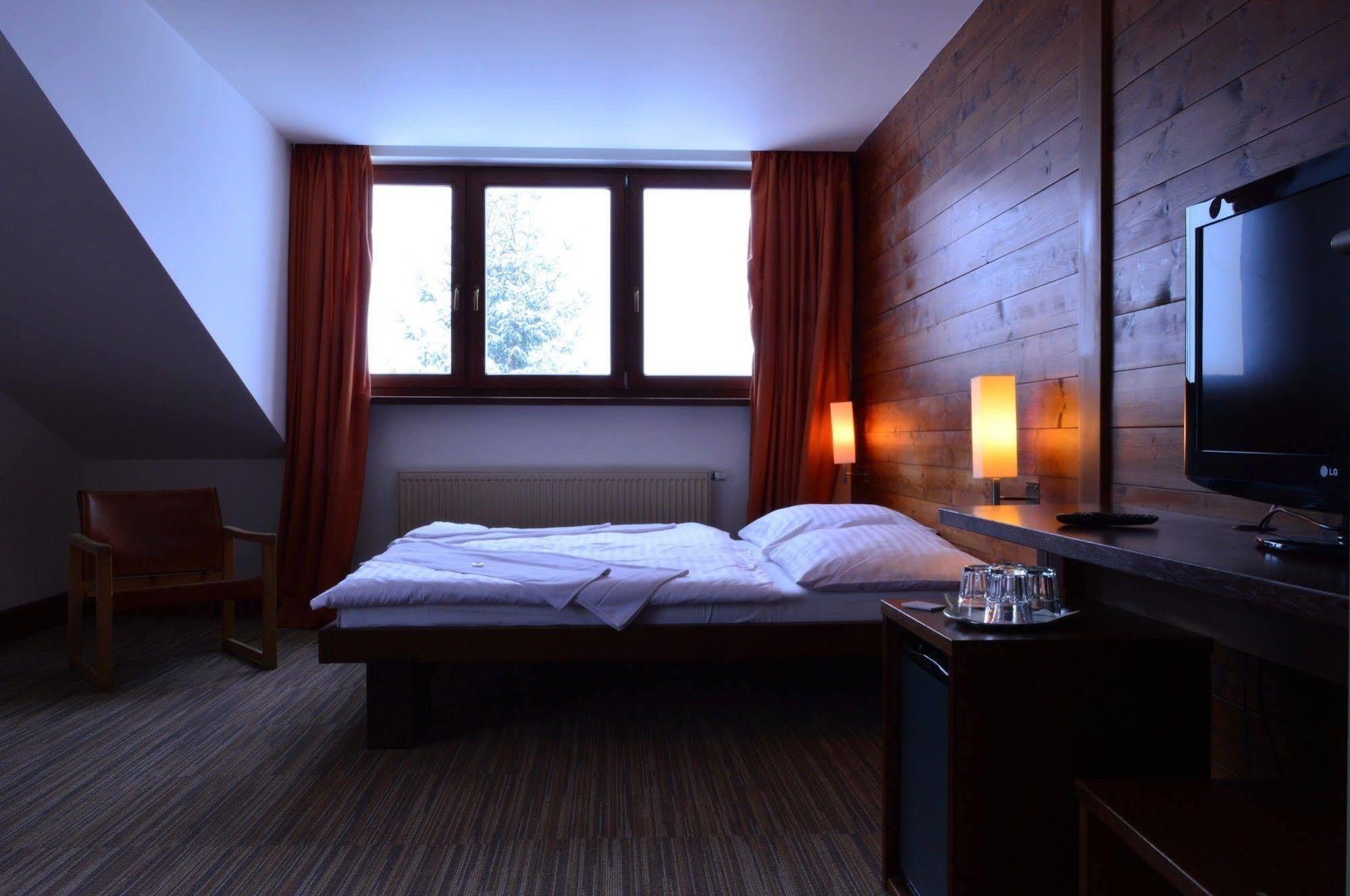 Hotel Adam Spindleruv Mlyn Exterior photo