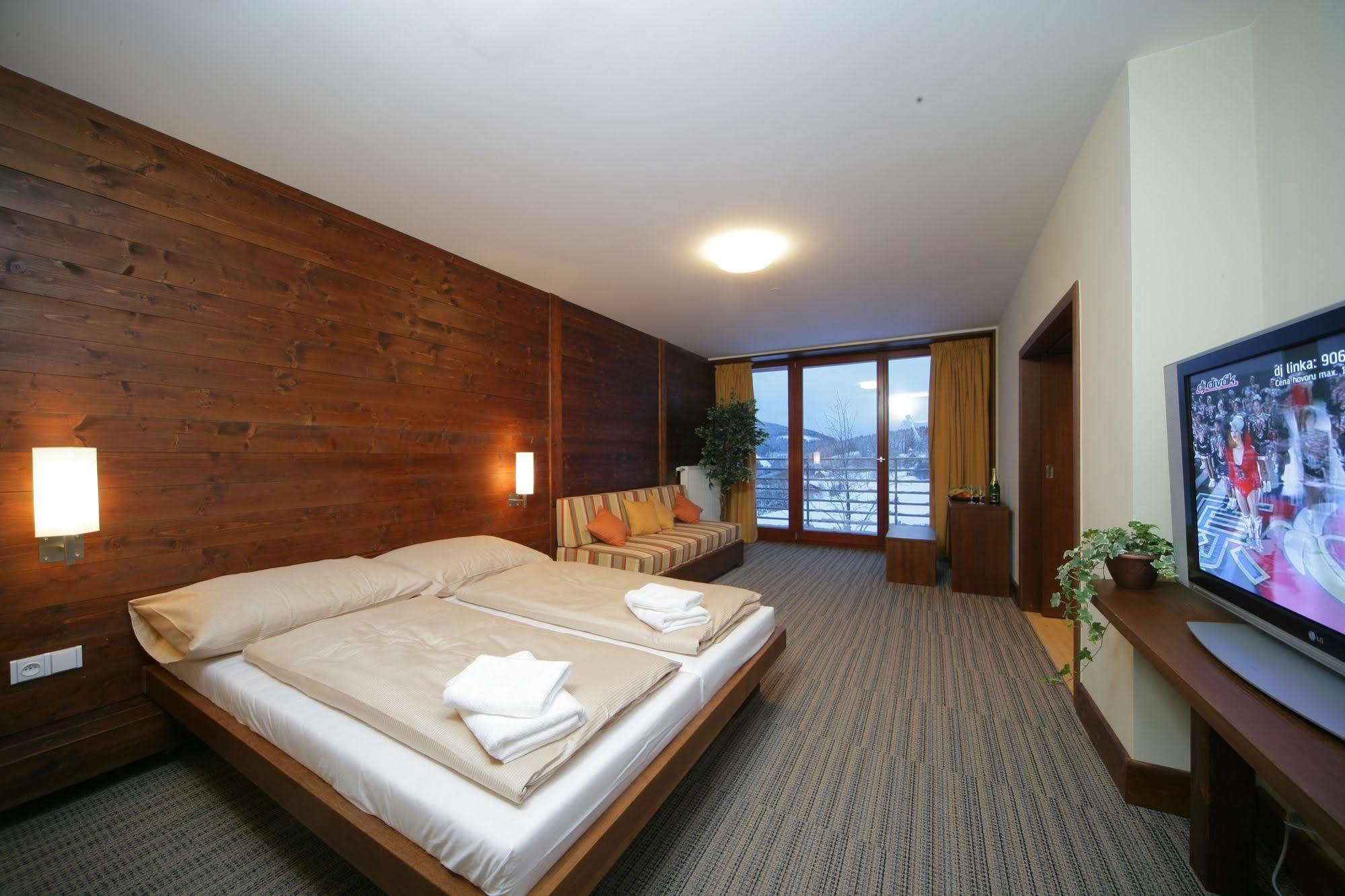 Hotel Adam Spindleruv Mlyn Exterior photo